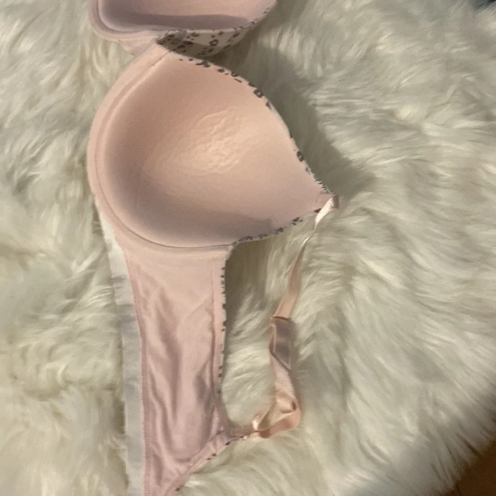 Victoria’s Secret T-shirt Bra 38D - Picture 8 of 8